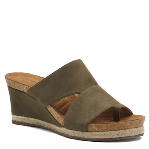 Adrienne Vittadini Shoes - ADRIENNE VITTADINI TILLY WEDGE PUMP